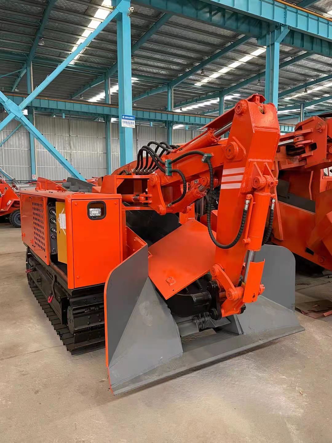 靠履帶行走的扒渣機有哪些好處？履帶扒渣機的行走裝置是什么樣的